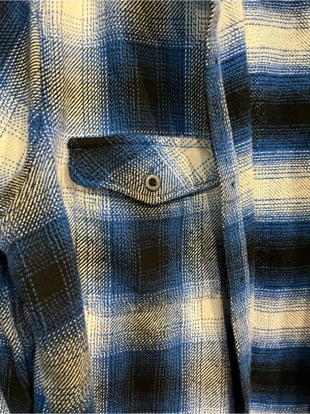 American Eagle Outfitters Blue and White Plaid Button-Up Shirt Jacket